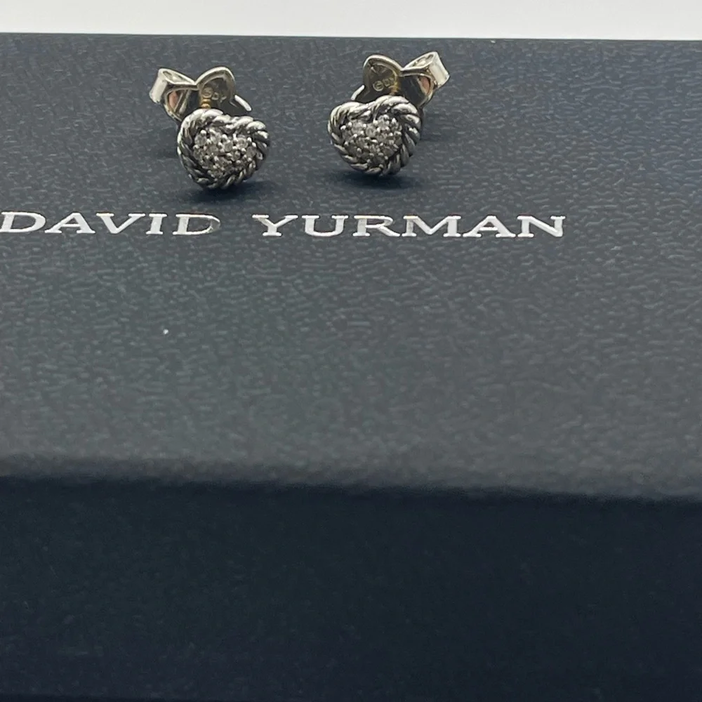 David Yurman Petite Pave Heart Earrings with Diamonds - Picture 12 of 12